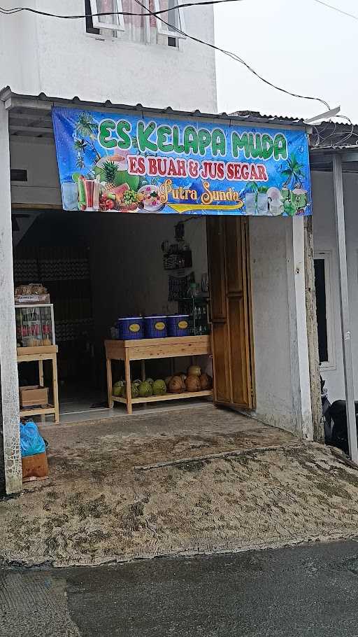 Es Kelapa Muda Putra Sunda 1