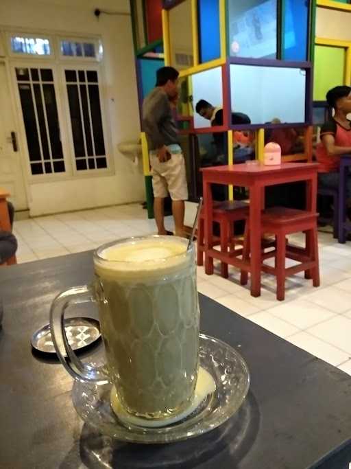 Kedai Terkenal Stmj & Coffee 2