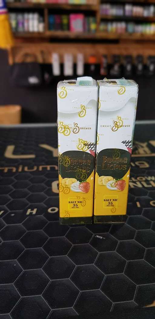 Kopi Q & Queen Vapor Lawang 8