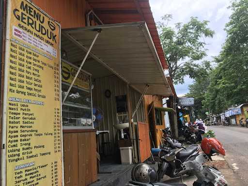 Geruduk Gerai Nasi Uduk 8