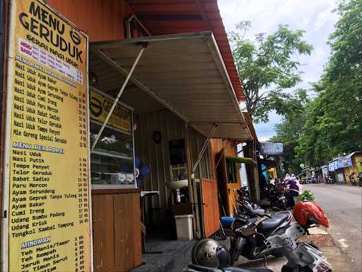 Geruduk Gerai Nasi Uduk 7