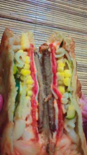 Luber (Lumpia Beef Burger) 3