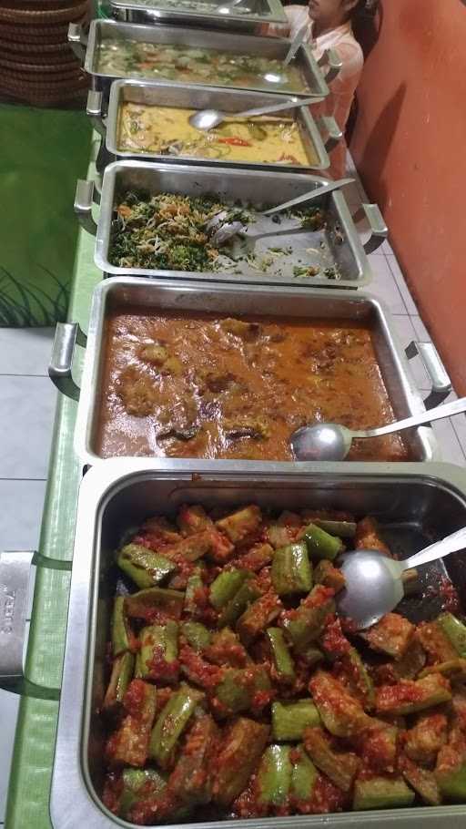 Warung Gudeg Dan Ayam Bakar Bu Djarot 10