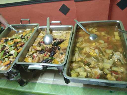 Warung Gudeg Dan Ayam Bakar Bu Djarot 5