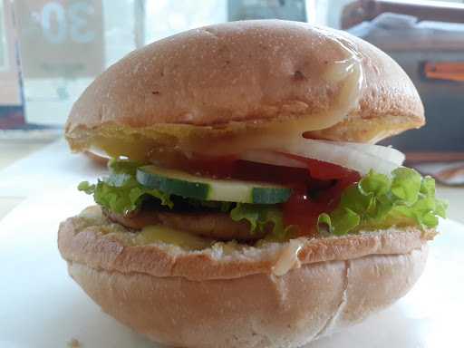 Lataniya Burger 2