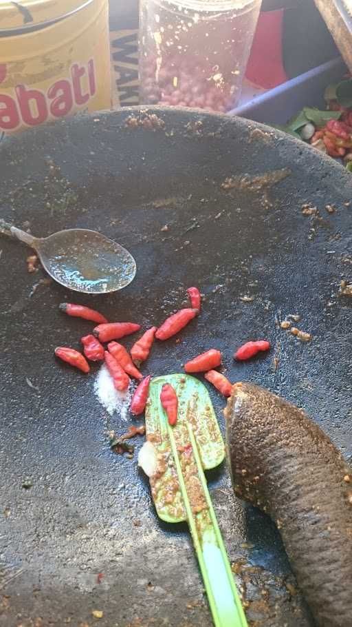 Warung Gado-Gado Bakmi Ketoprak Lothek Mbak Rochana 3