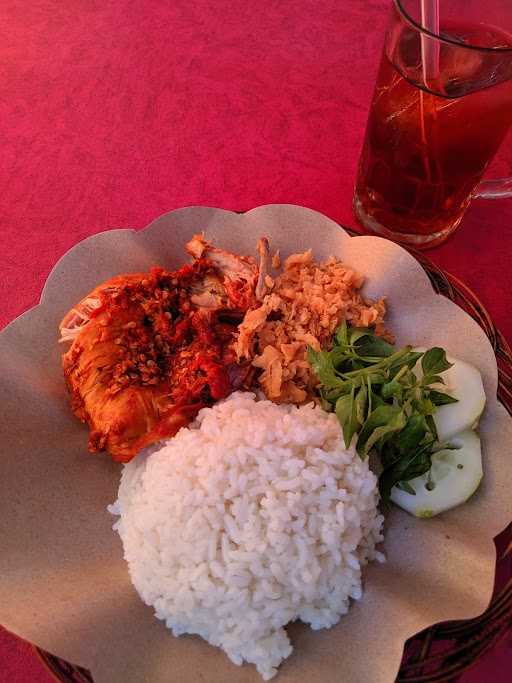 Warung Spesial Ayam Geprek 10