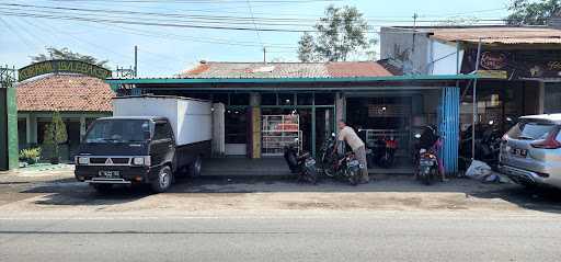 Rumah Roti Lebaksiu 8