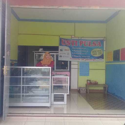 Usti Pulsa & Sate Pisang 4