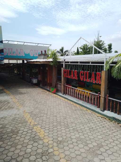 Gilar Gilar Restaurant 9