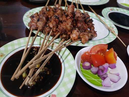 Rumah Makan Bu Tomo Lebaksiu 2