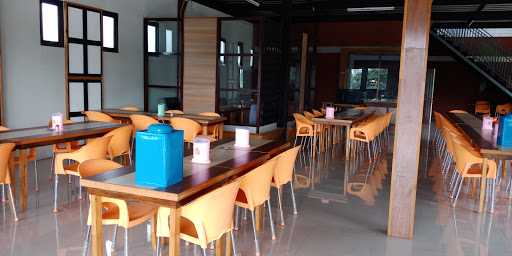 Rumah Makan Paseduluran 6