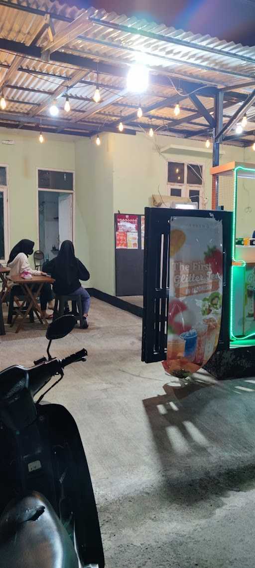 Kim'S Topokki & Teatwo Legok Permai 7