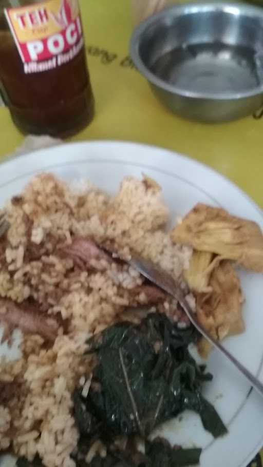 Rumah Makan Rahes Minang Masakan Padang 1