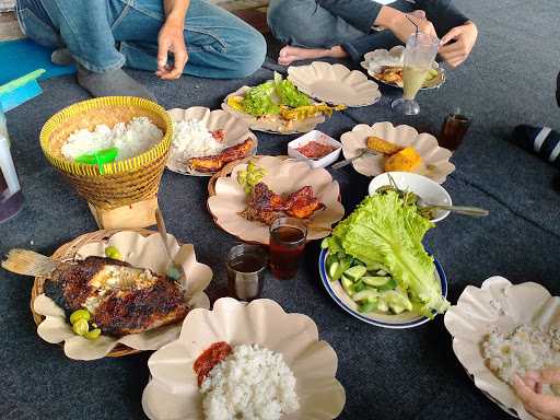 Warung Nasi Panyawangan 9