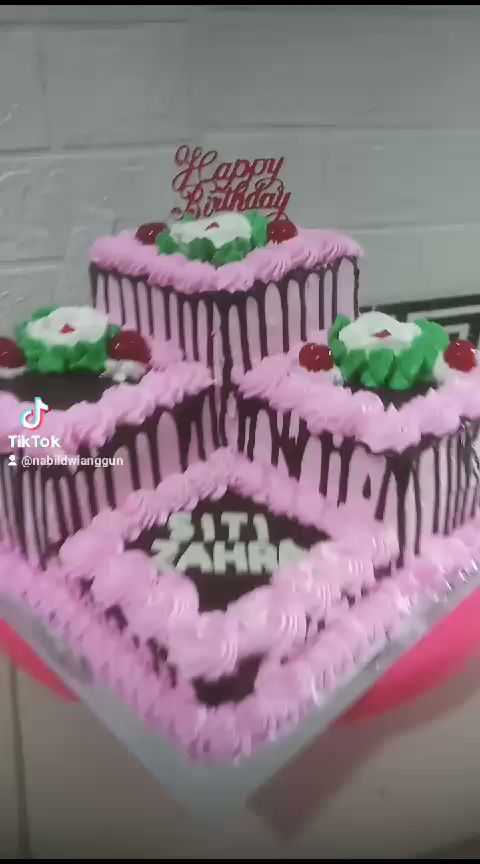 Fans Family Cake 4