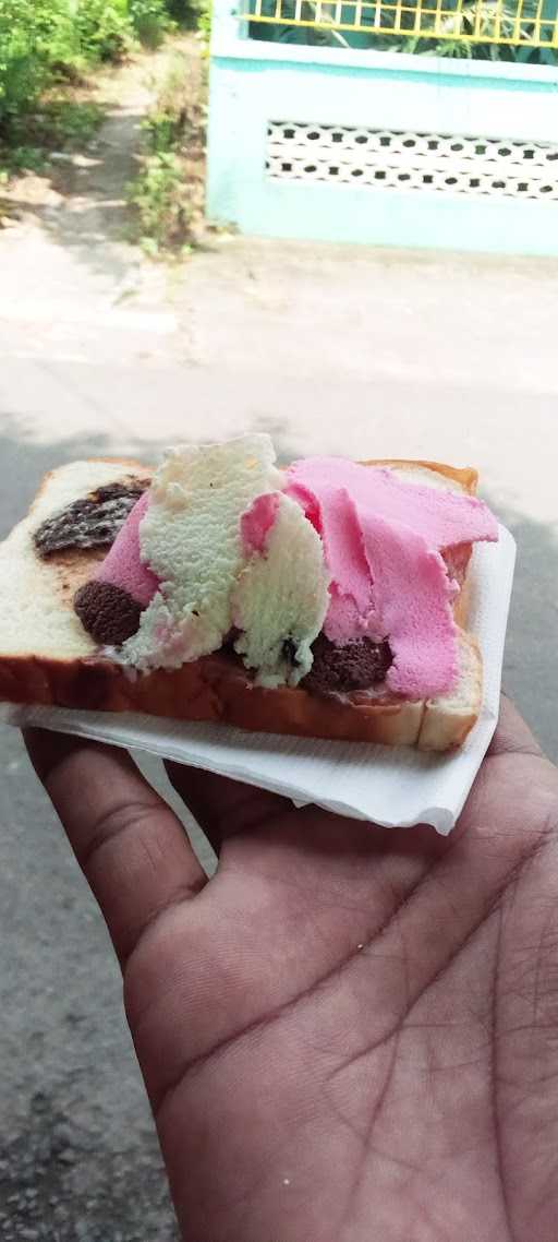 Naura Eskrim 6