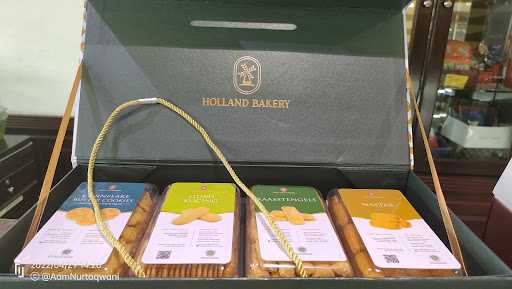 Holland Bakery - Buah Batu 4