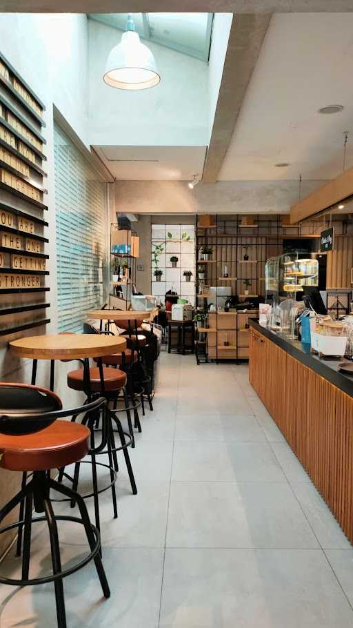 Marka Coffee & Kitchen 8