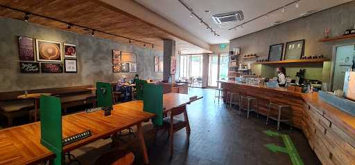 Starbucks - Experience Bar Buah Batu 1