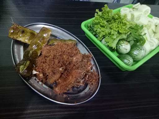 Rumah Makan Mergosari 7