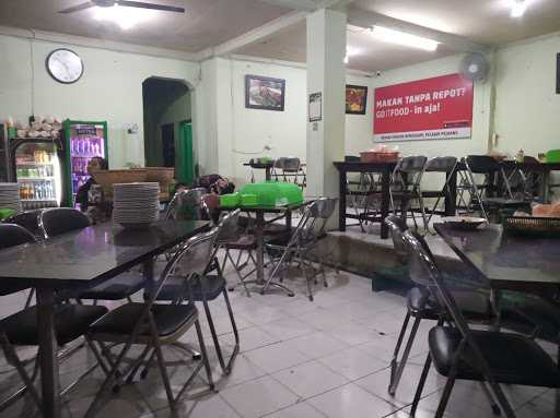 Rumah Makan Mergosari 9