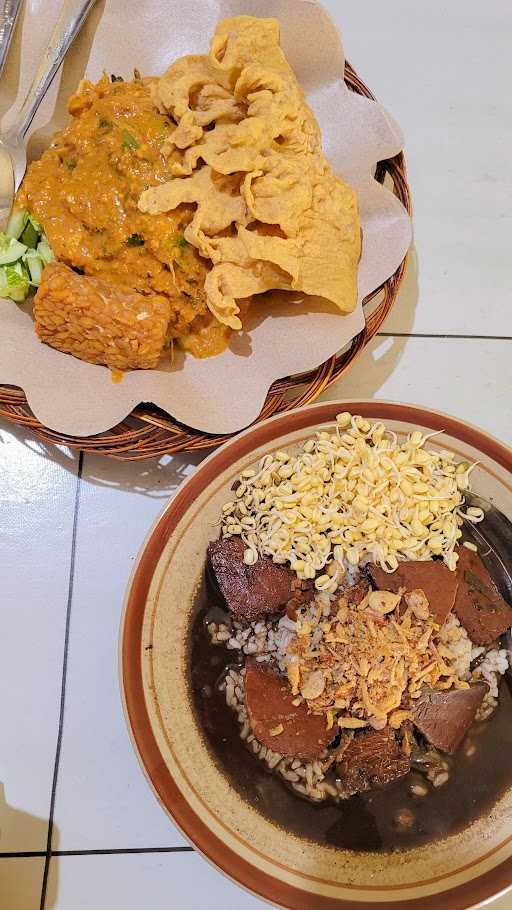 Warung Rujak Cingur Bu Suji 10