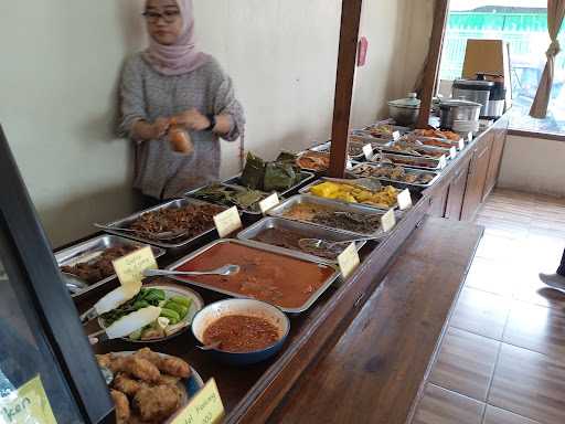 Rumah Makan Karuhun Sunda 7