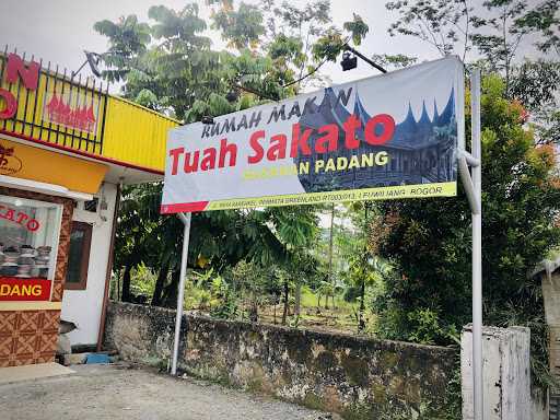 Rumah Makan Tuah Sakato Leuwiliang 8