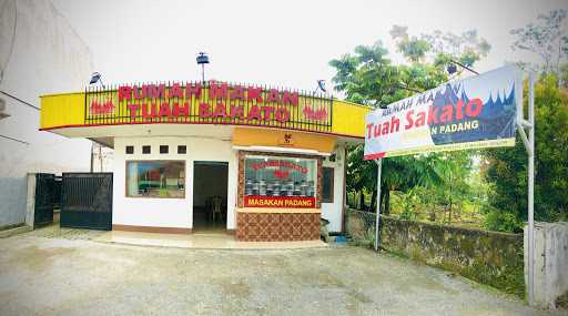 Rumah Makan Tuah Sakato Leuwiliang 9