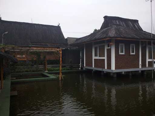 Kedai Saung Mm 10