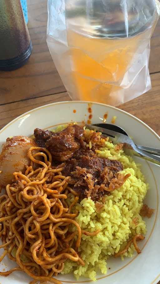 Warung Ayi Nasi Kuning 3