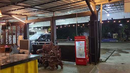 Krukut Garage Carwash & Resto 4