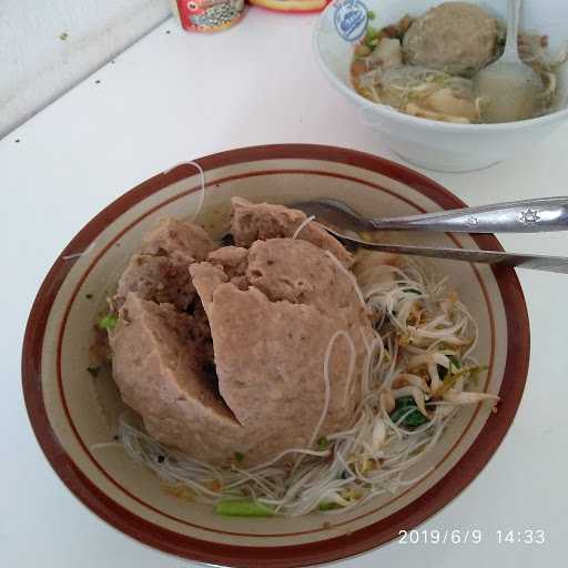 Bakso Raksasa Pondok Gizi 10