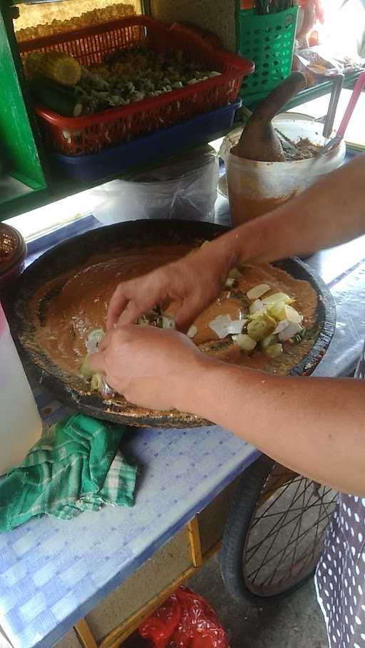 Gado Gado Pak De 1