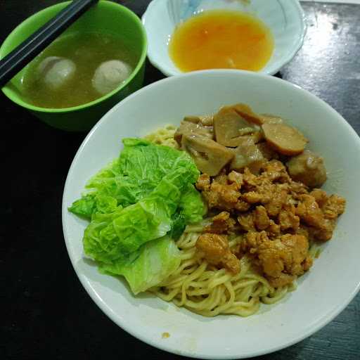 Kedai Bakmie Mami Lani 7