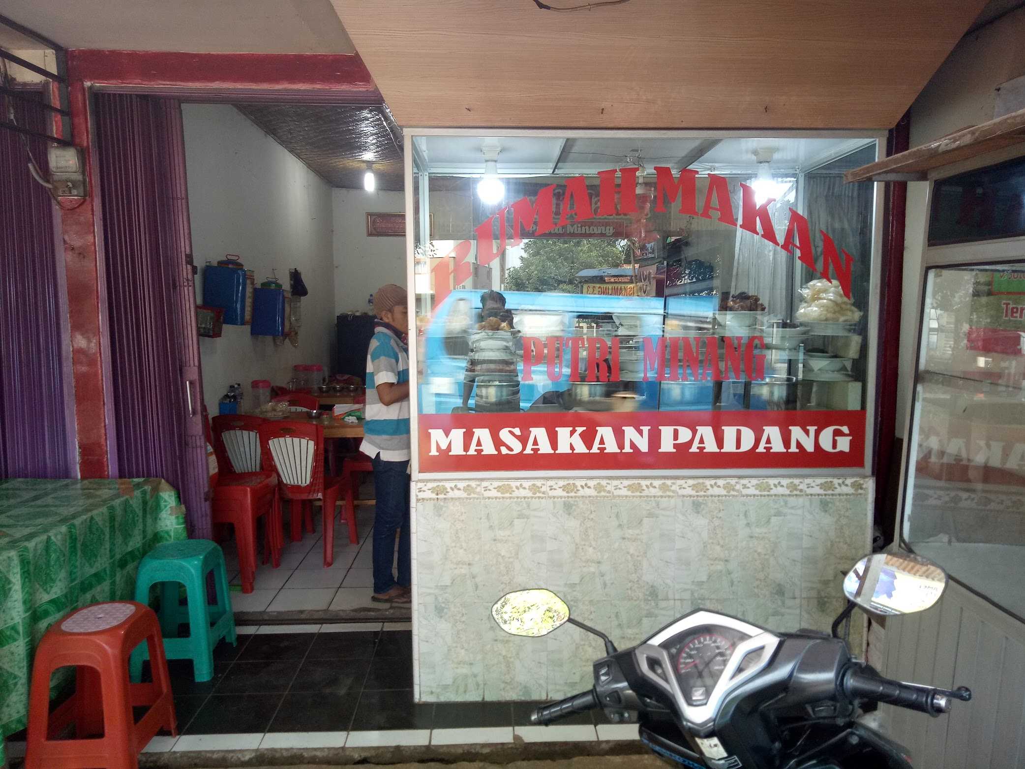 Rumah Makan Putri Minang 8