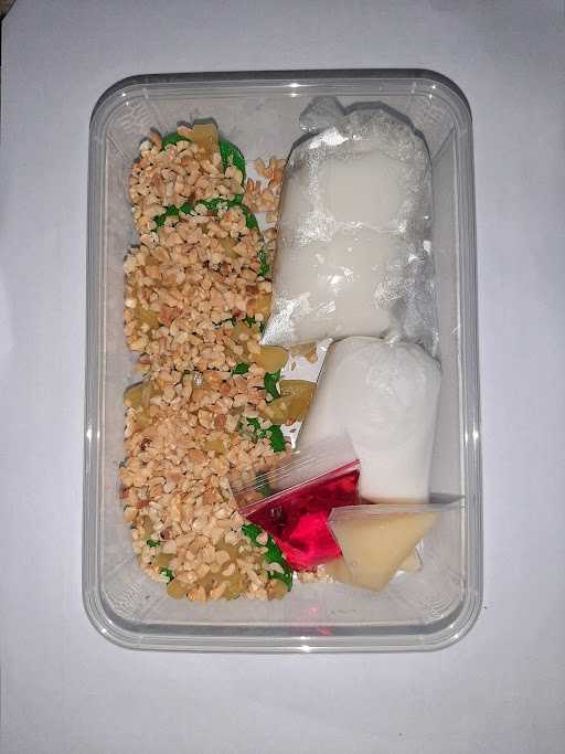 Es Pisang Ijo ( Mrs. Green Banana Ice ) 7