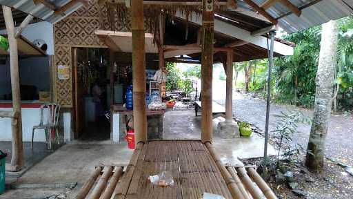 Warung Makan Bambu Bule 8