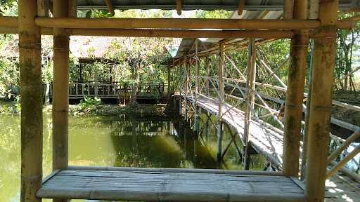 Warung Makan Bambu Bule 7