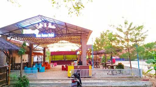 Cafe&Resto Bumdes Losari Kidul 4