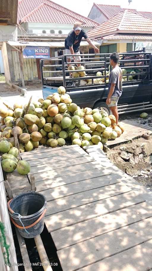 Es Kelapa Muda Perbatasan 4