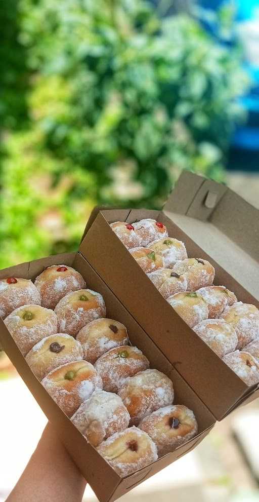 Planet Donuts & Bomboloni 6