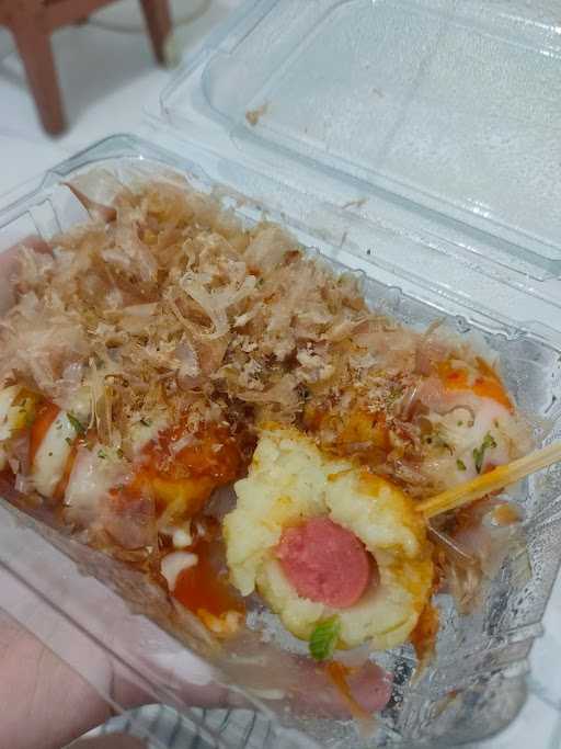 Dheeofficial Snack (Takoyaki & Corndog) 1