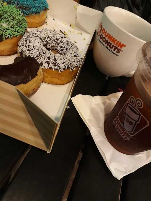 Dunkin' Donuts 7