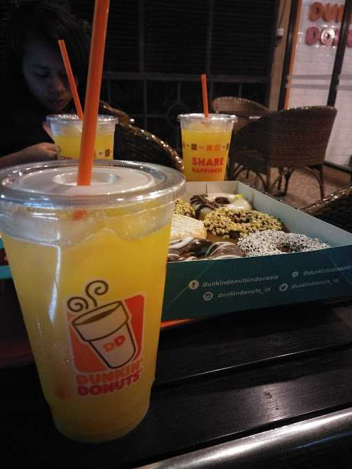 Dunkin' Donuts 3