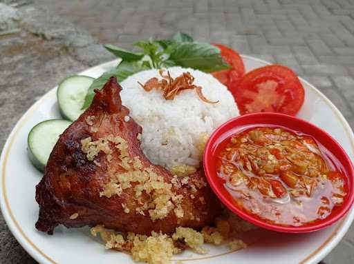 Warung Lalapan Dechicks Ayam Bakar Madu 5