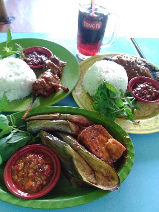 Warung Bambu Mbak Yuyun 1