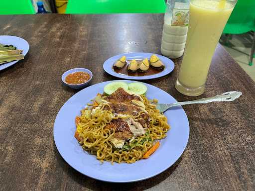 Warung Makan Budi Siang Malam 1