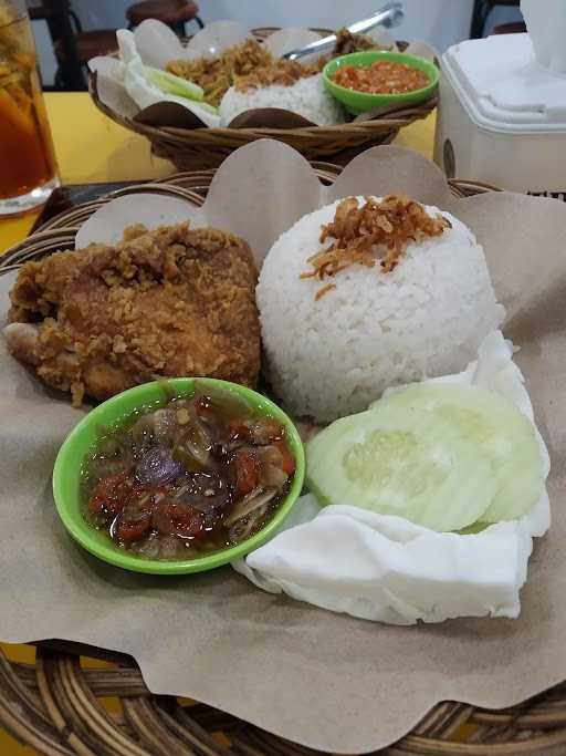 Ayam Geprek Pak Dhe Momon Lubeg 6